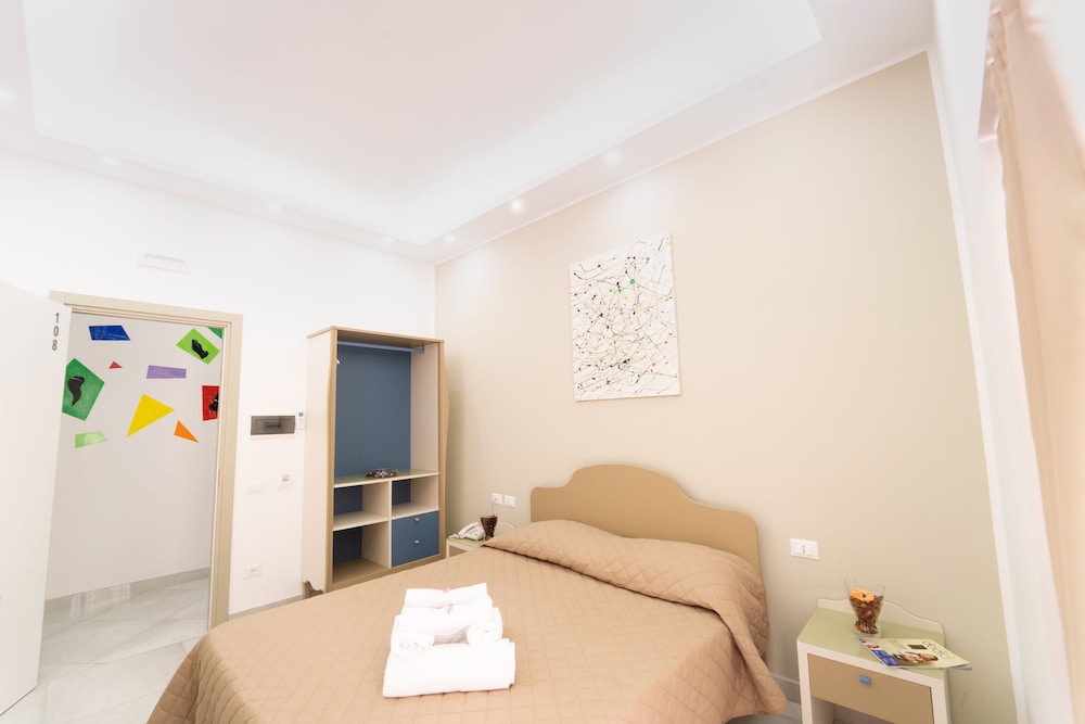 Family Room, Annex Building (Corso Umberto I, 311) - Photo 1