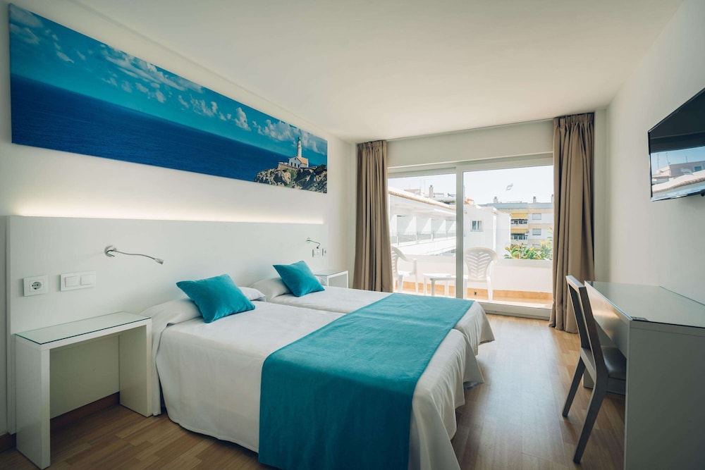 Standard Double Room Single Use, Pool View - Photo 1