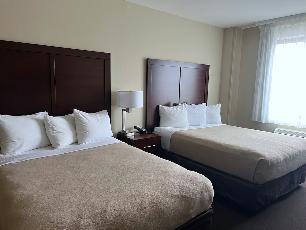 Room, 2 Queen Beds, Non Smoking photo 2
