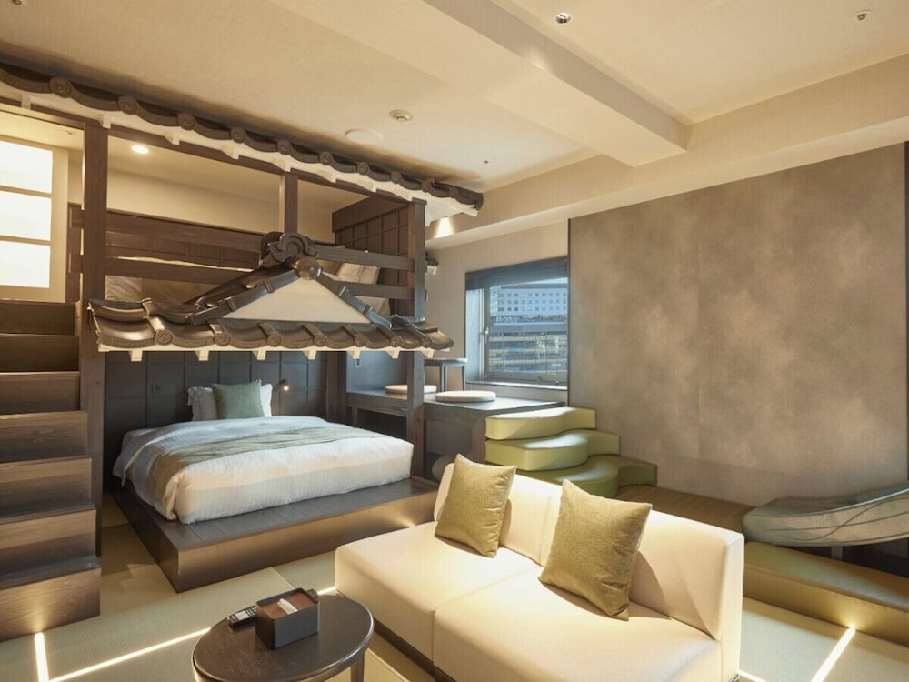 ONE Castle Suite(4 beds) For 2-4 people use, Non Smoking