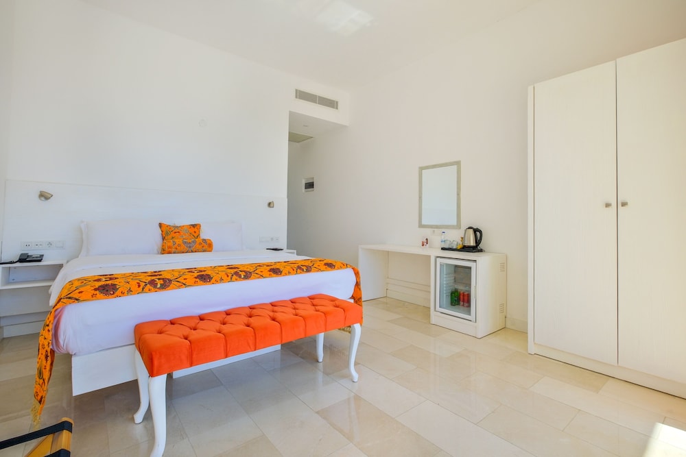 Deluxe Double Room - Photo 9