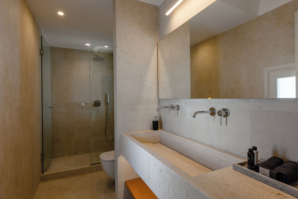 Junior Suite with Private Pool & Heated Outdoor Jetted Tub - Photo 27