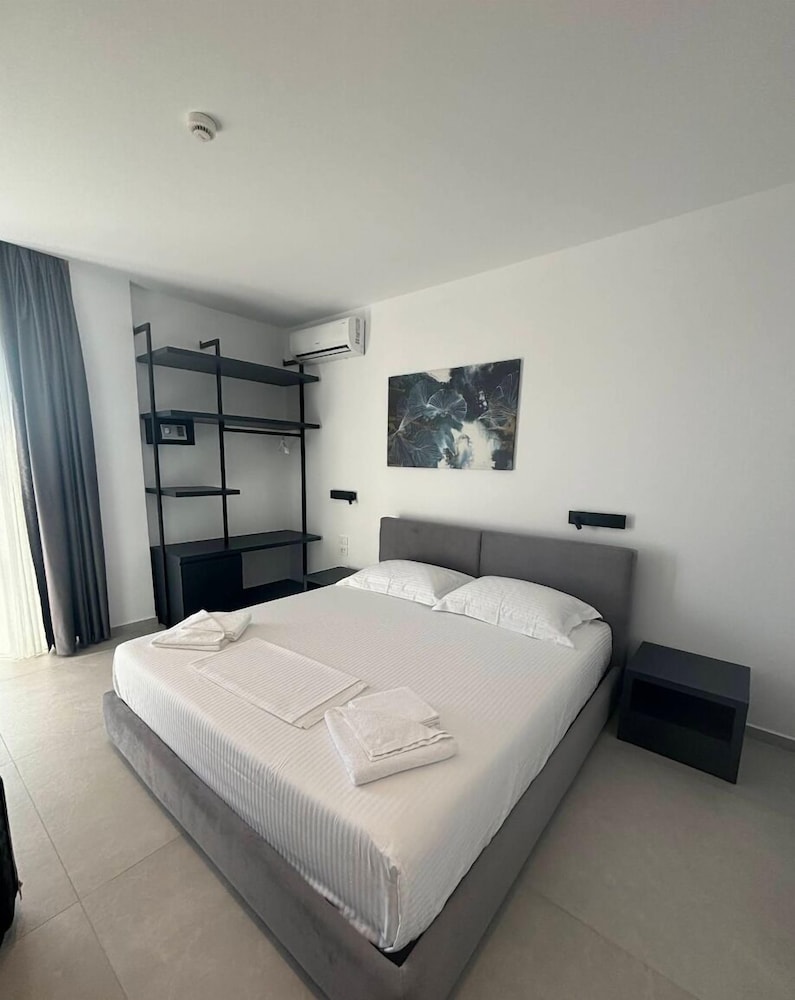 Deluxe Quadruple Room, Balcony