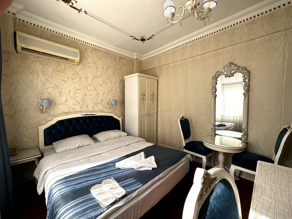 Deluxe Double or Twin Room photo 2