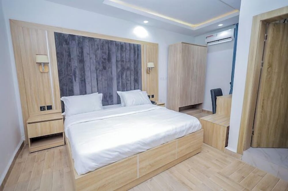 Deluxe Room, Balcony, City View photo 2