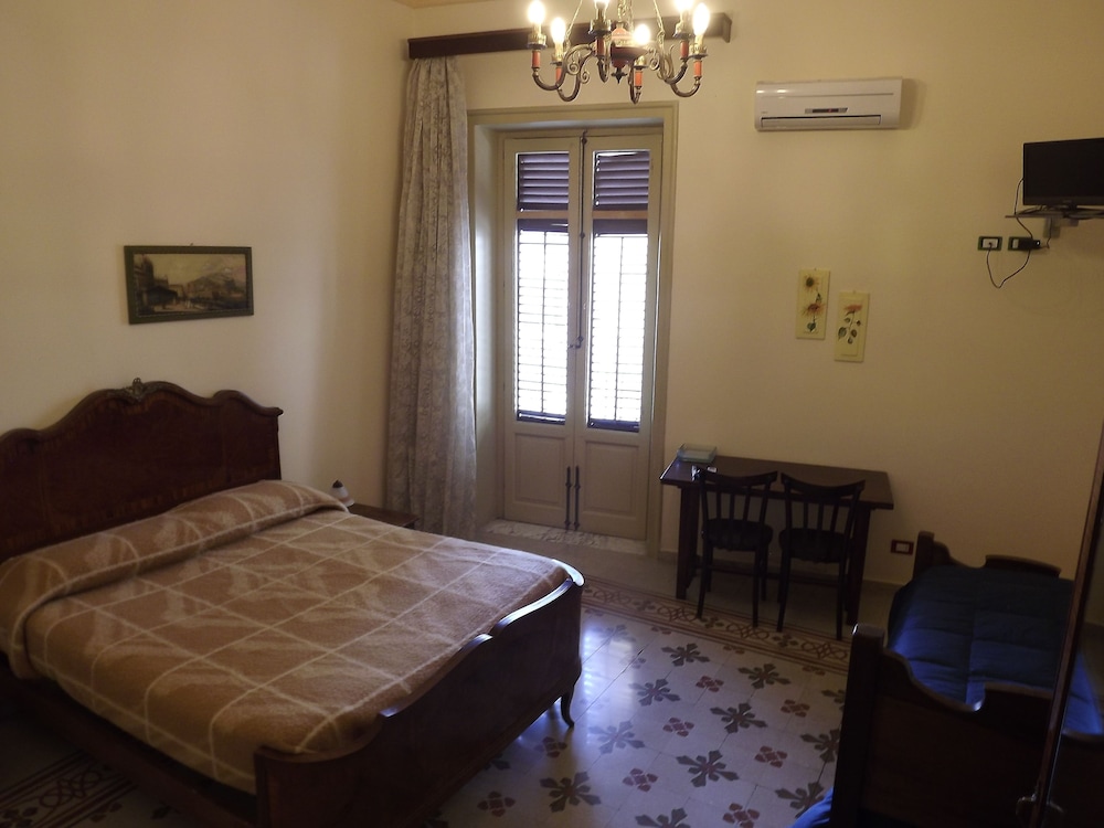 Triple Room, Balcony photo 1