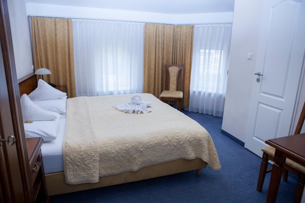 Double Room - Photo 12