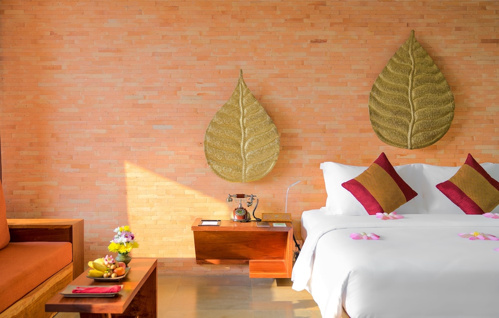 Luxury King Suite, Balcony, City View photo 3