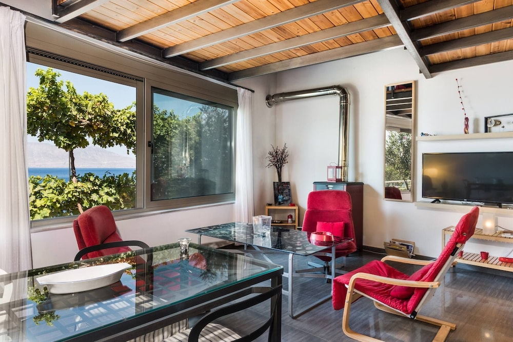 House, 2 Bedrooms, Smoking, Patio