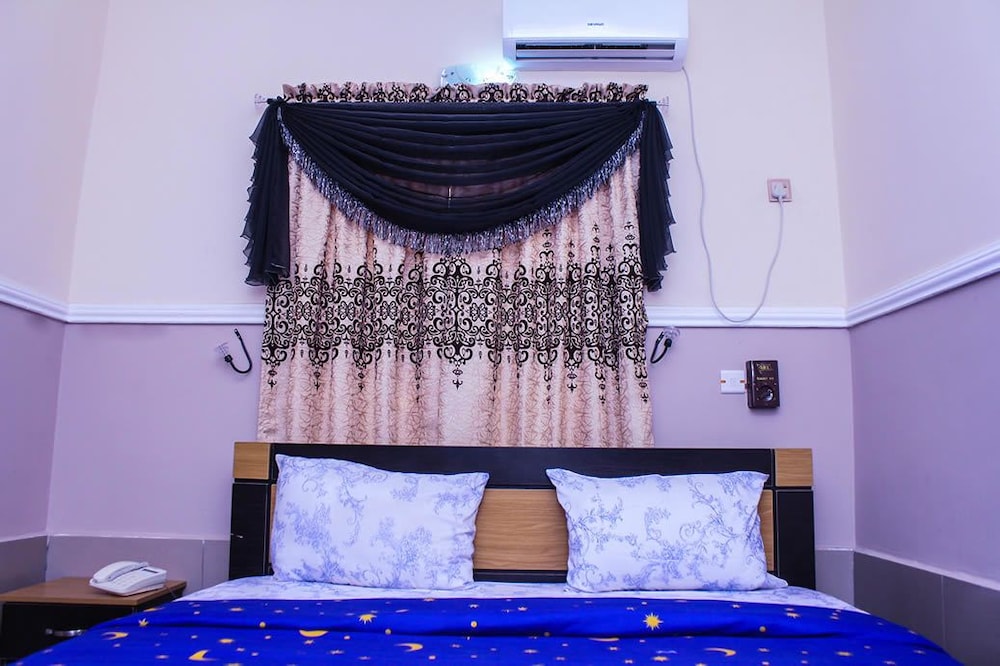 Studio Suite photo 3