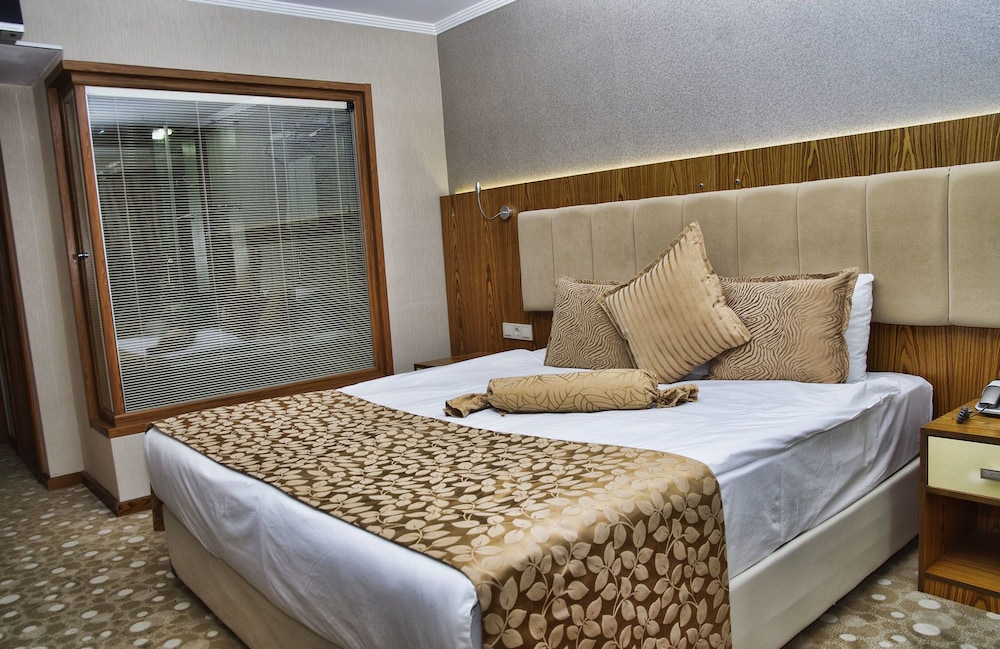 Standard Rooms with French Bed