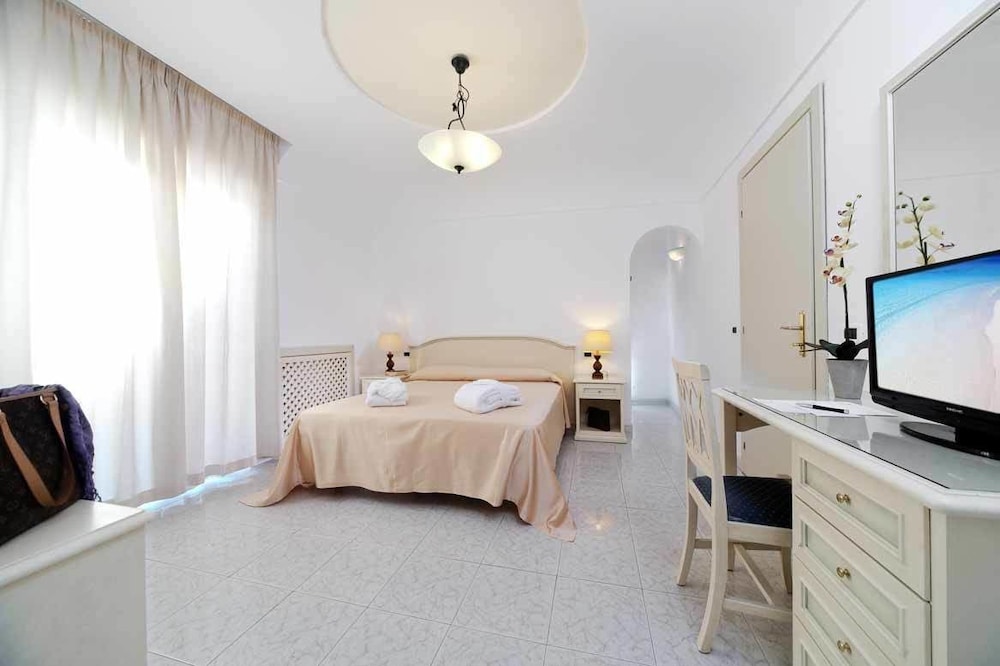 Classic Double Room - Photo 5