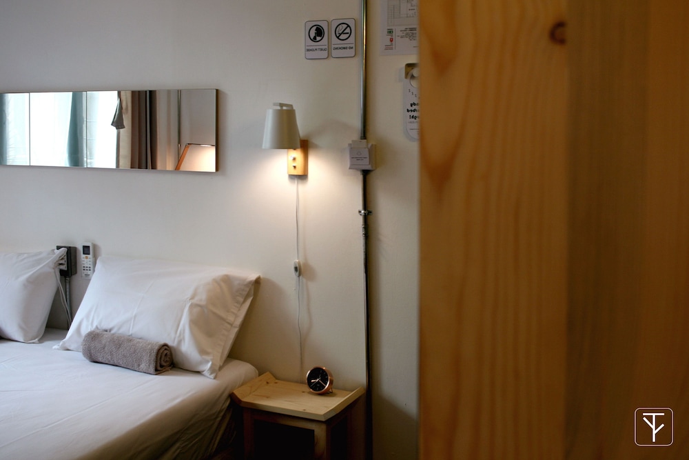 Deluxe Double Room, Private Bathroom photo 3