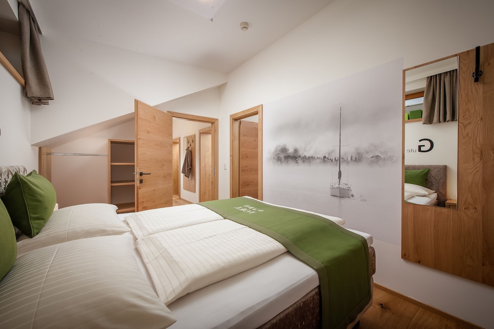 Suite, 2 Bedrooms photo 2