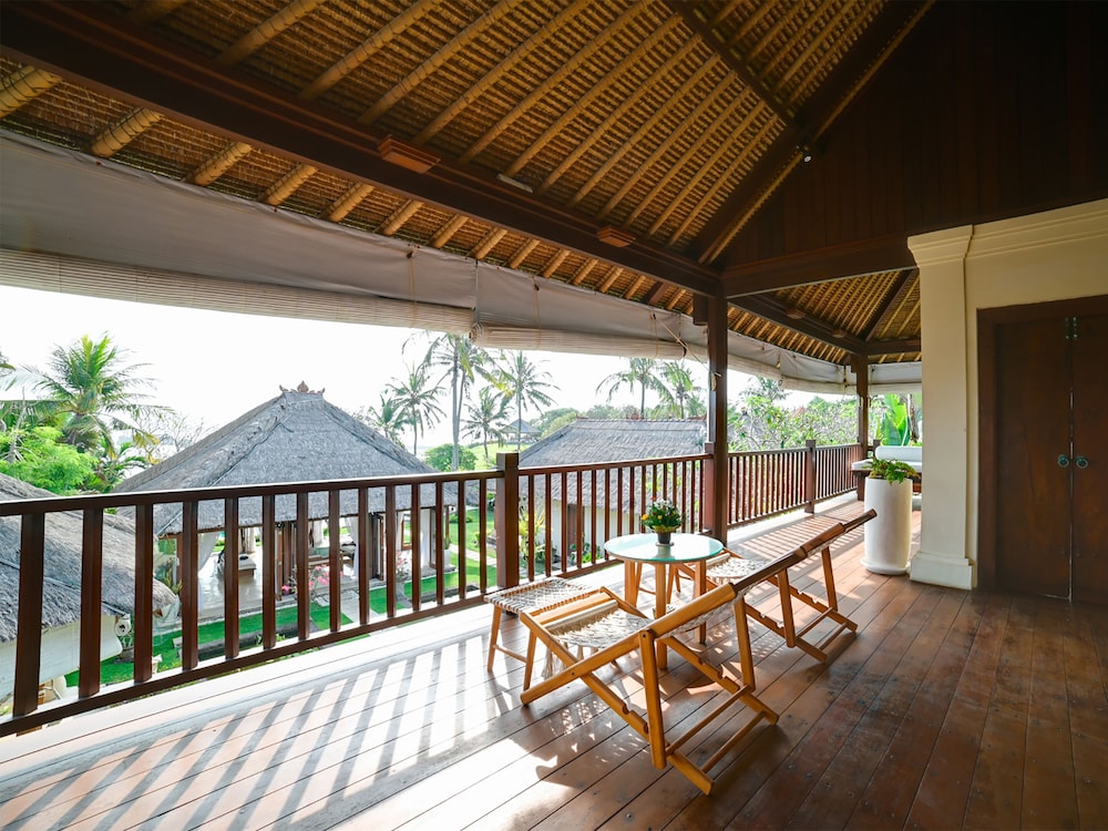 Villa photo 3