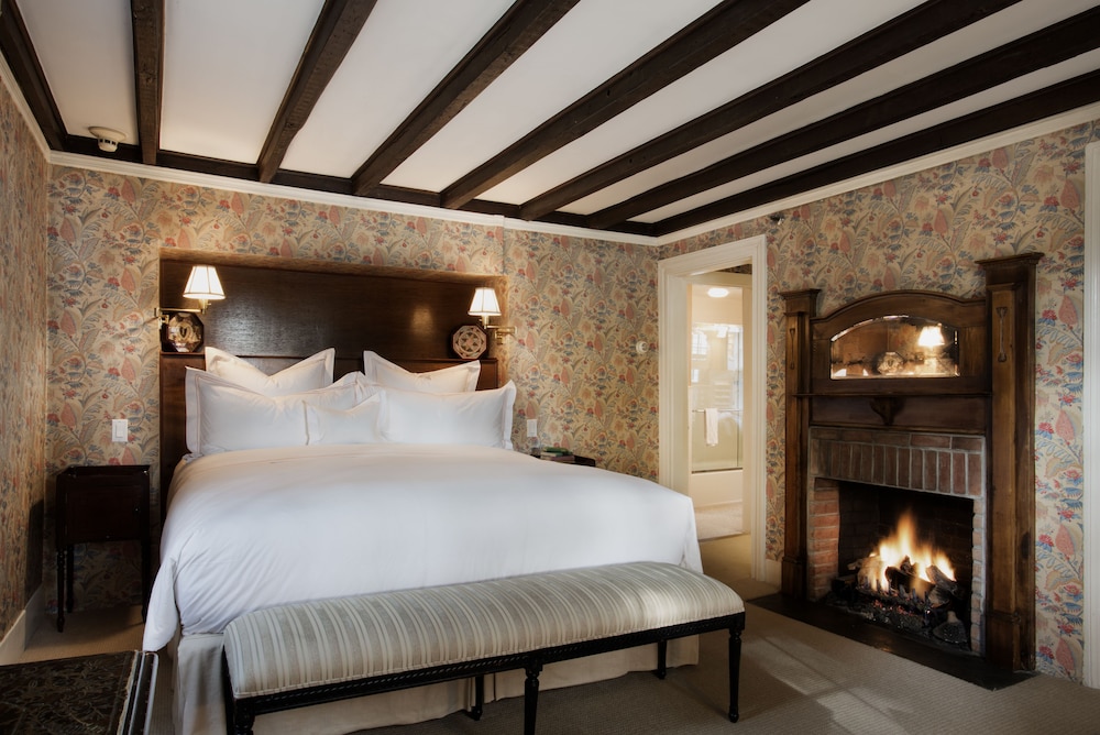 Room 4, King Bed