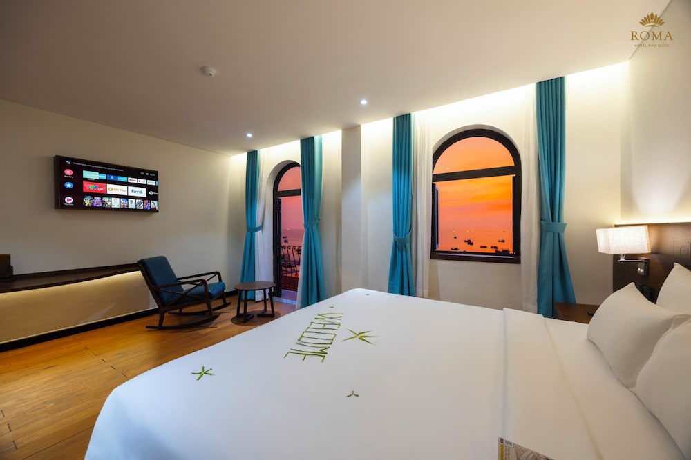 Fortuna, Ocean View, 1 King Bed with Window / Balcony thumbnail 6