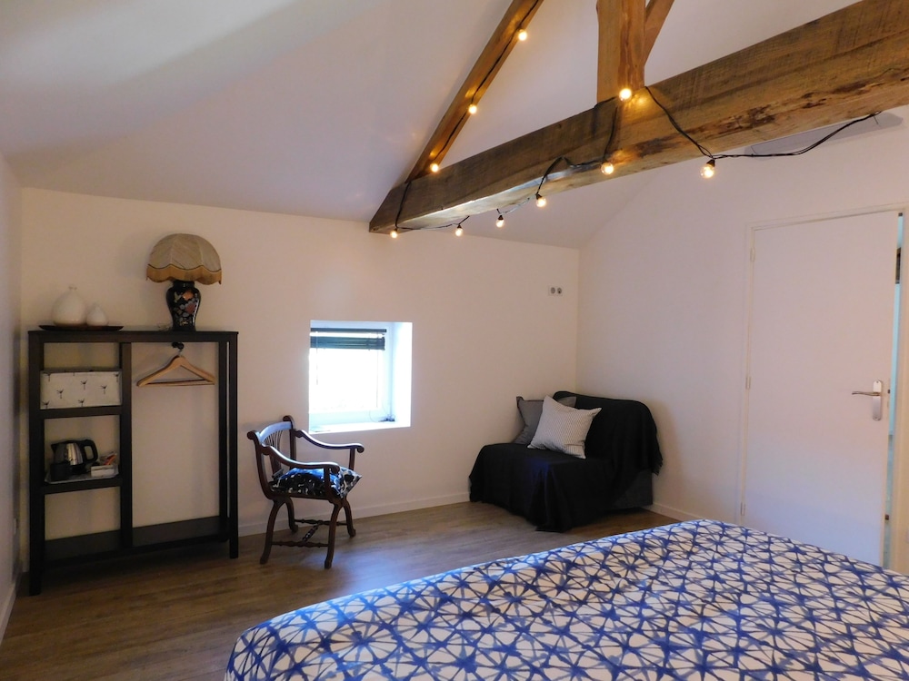 Signature Suite, Private Bathroom, Garden View (5) - Photo 9