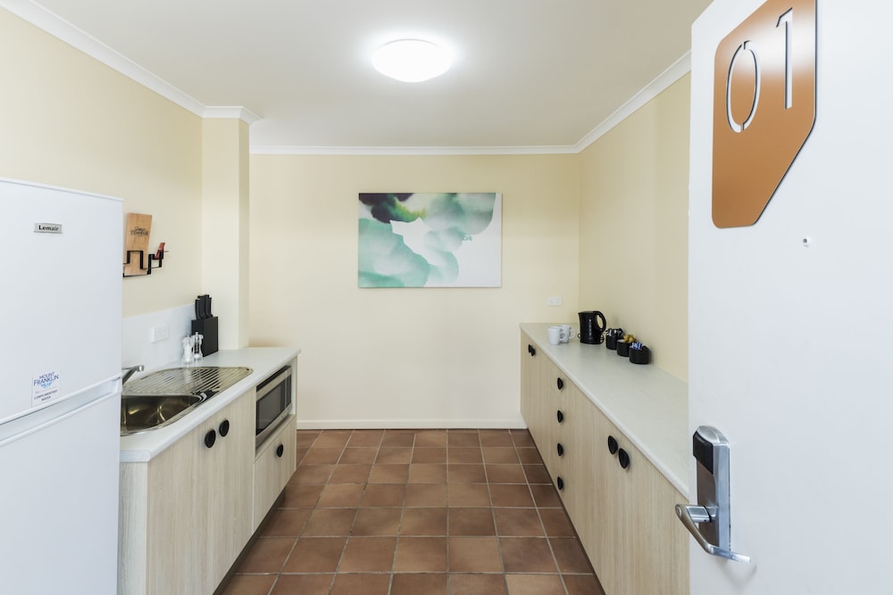 Family Studio 3 Bedroom Apartment thumbnail 6