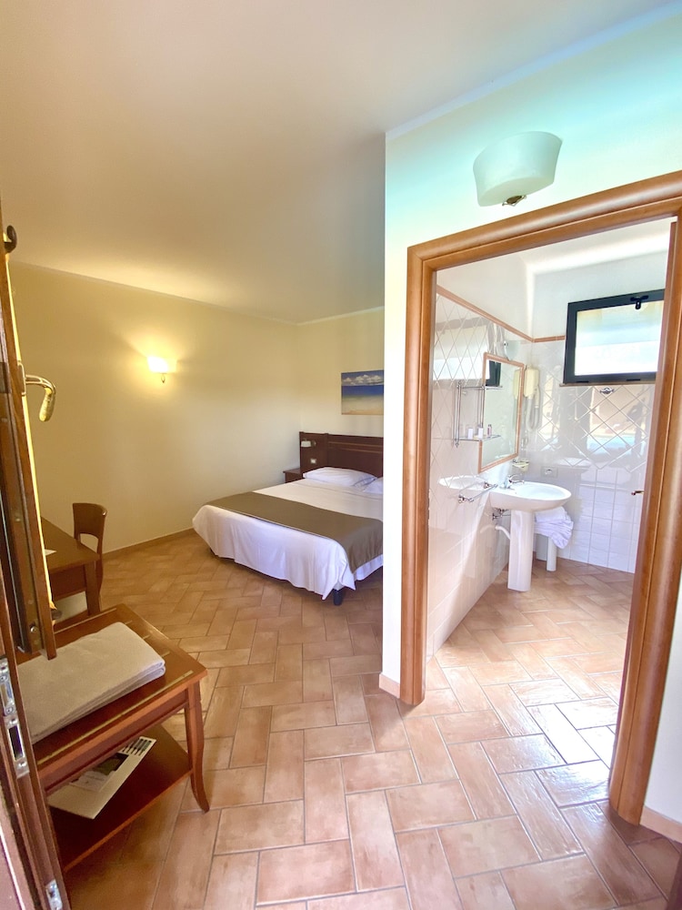 Superior Room, 1 Double or 2 Twin Beds, Balcony photo 1