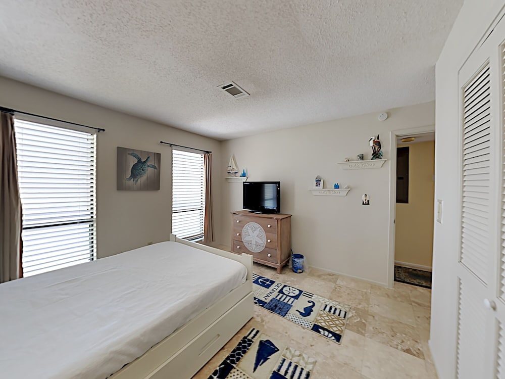 Condo (#28 - No Pets) photo 2