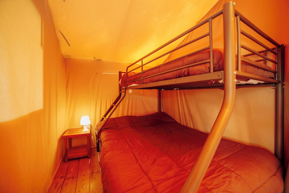 Tent Nassau