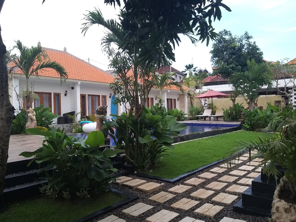 Deluxe Room, 1 Bedroom, Pool View photo 2