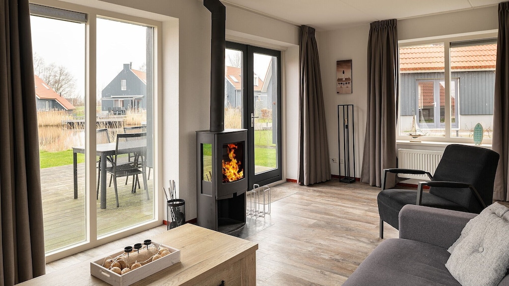 Villa (Watervilla Voorn) photo 3