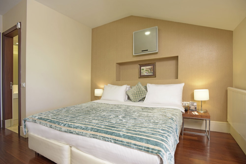 Standard Studio, 1 Double or 2 Twin Beds, City View photo 2