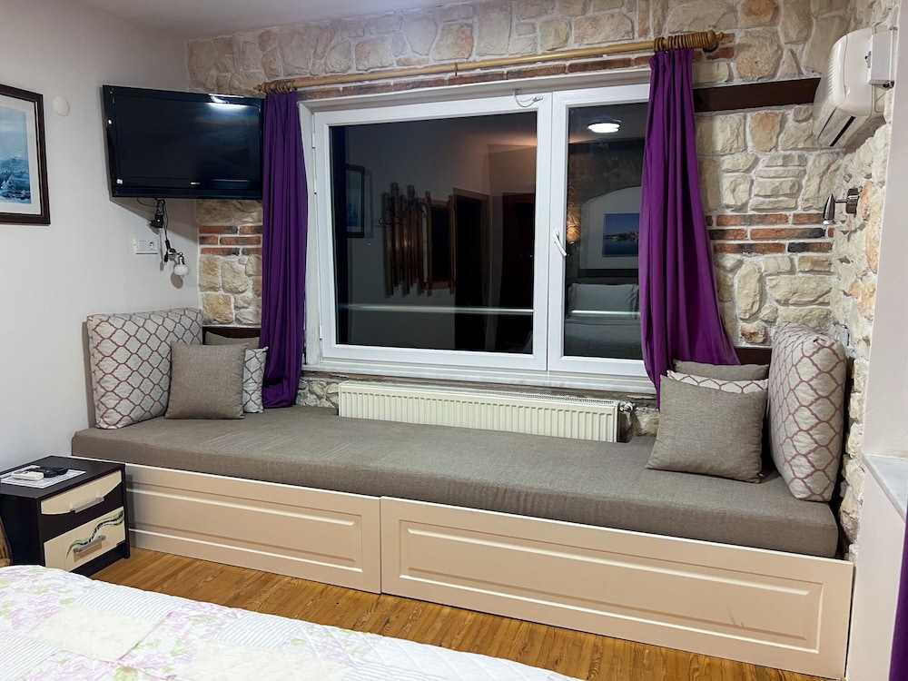 Premium Studio, 2 Bedrooms, Lake View photo 1