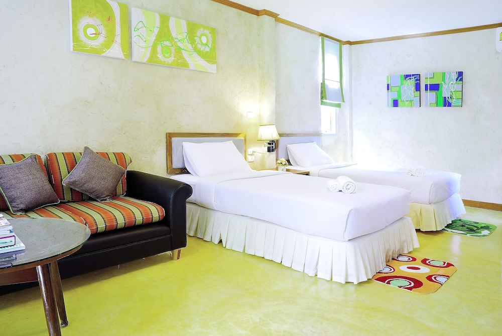 Deluxe Twin Room photo 3