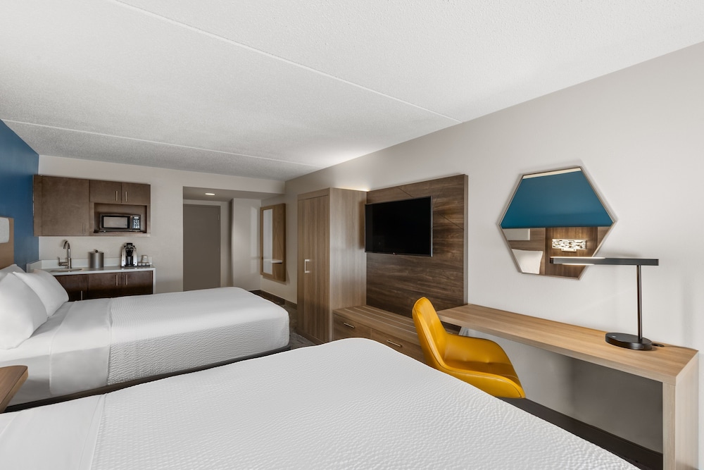 Suite, 2 Queen Beds, Accessible, Non Smoking (Communications, Accessible Tub) - Photo 7