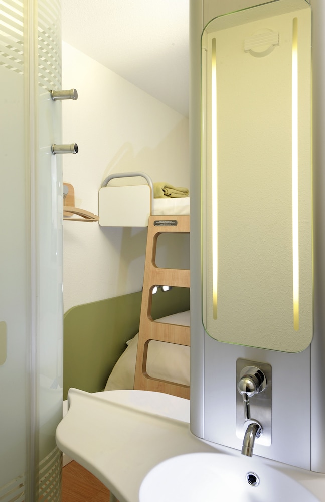 Double Room, Multiple Beds photo 2