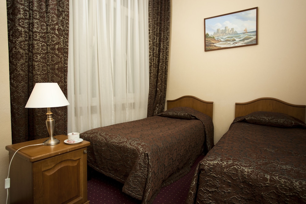 Economy Twin Room - Photo 2