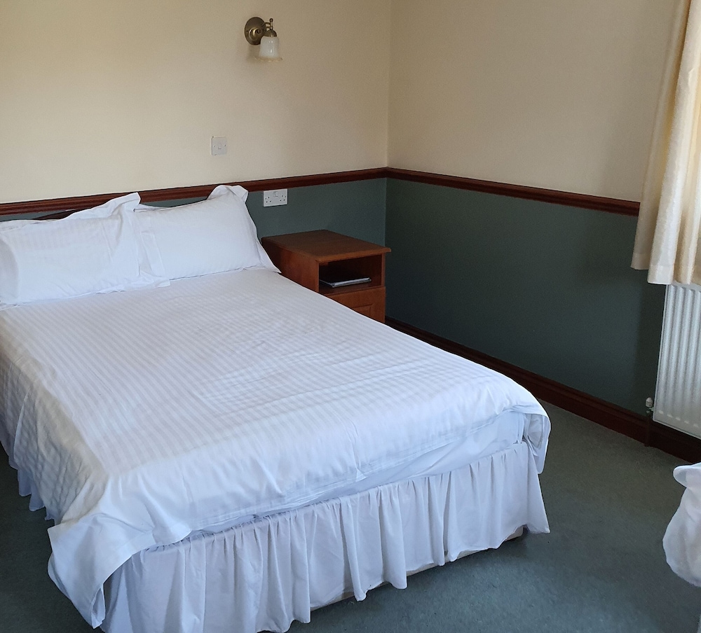 Suite, Ensuite ((Wheelchair Access)) photo 1
