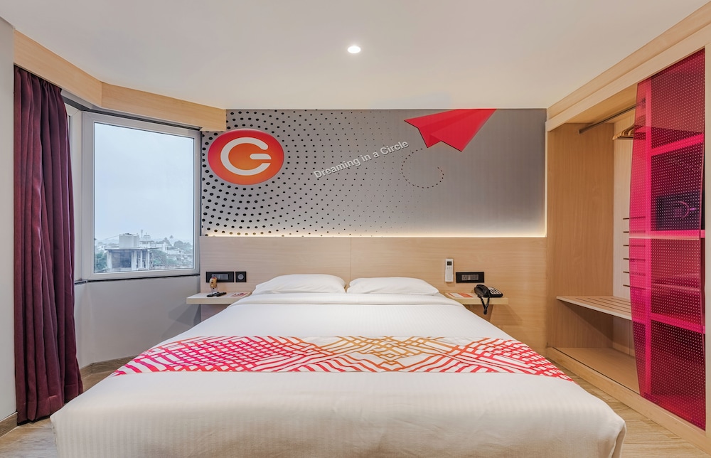 Luxe Queen Room - Photo 2
