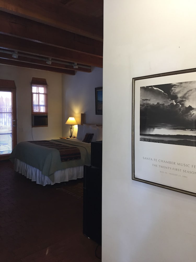Luxury Room, 1 Queen Bed (Room 7, Ground Floor) photo 3