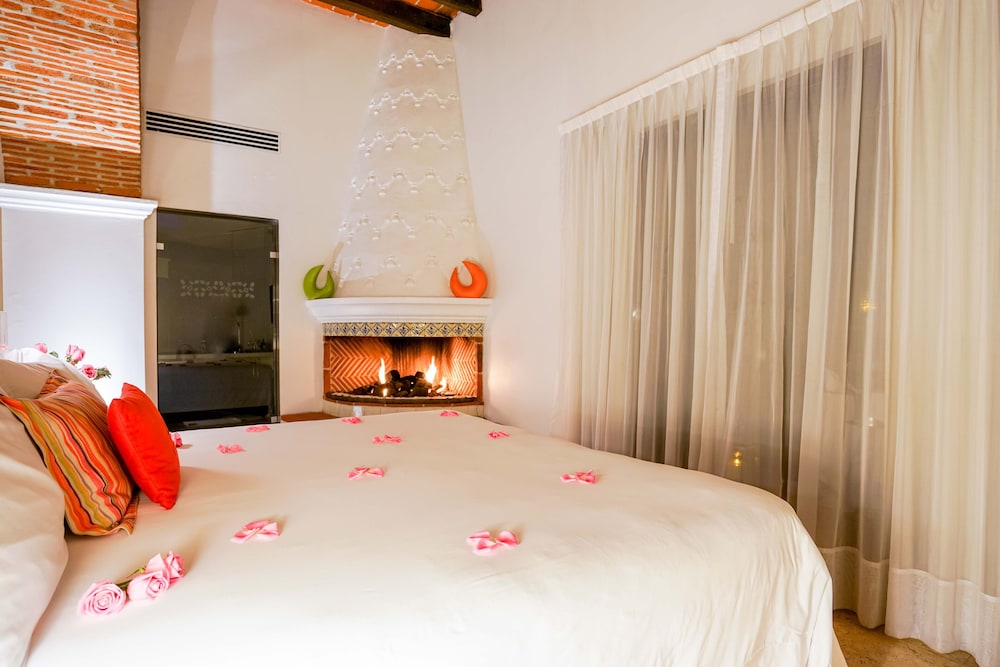 Master suite with bathtub and terrace - Photo 10