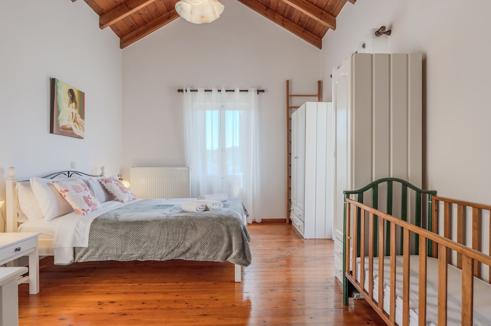 Villa, 1 Bedroom, Pool Access, Mountain View