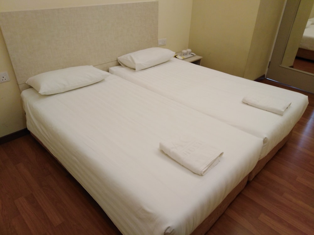 Standard Twin Room - Photo 10