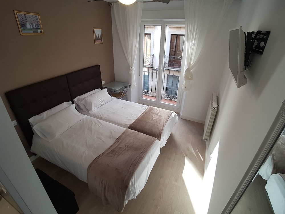 Standard Double Room, 2 Twin Beds photo 3