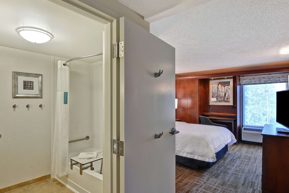 Room, 1 Queen Bed, Accessible, Bathtub - Photo 3