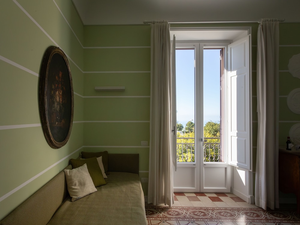 Luxury Suite, Balcony photo 2