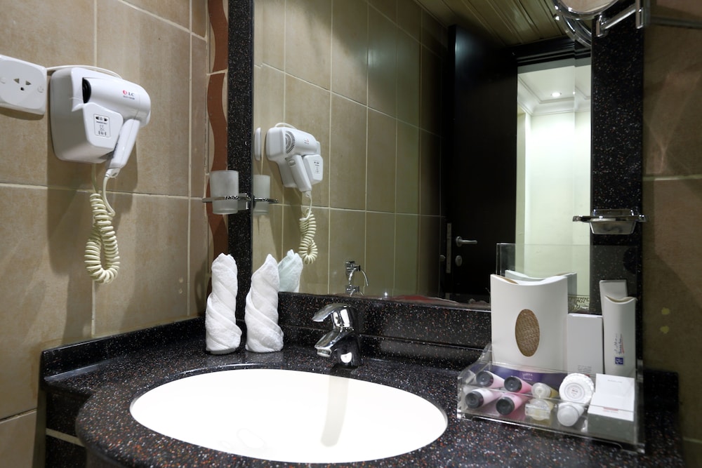 Basic Single Room - Photo 2