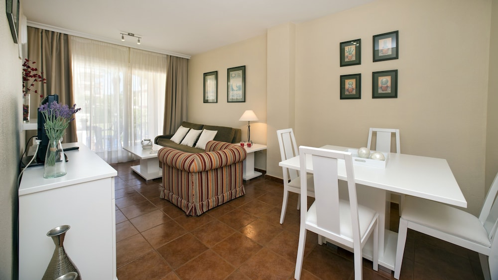 Superior Apartment, 1 Bedroom (2 adults + 2 children) photo 2
