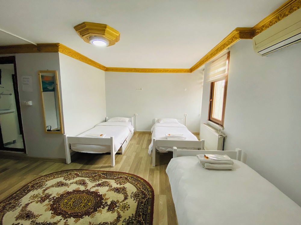 Basic Shared Dormitory, Mixed Dorm photo 3
