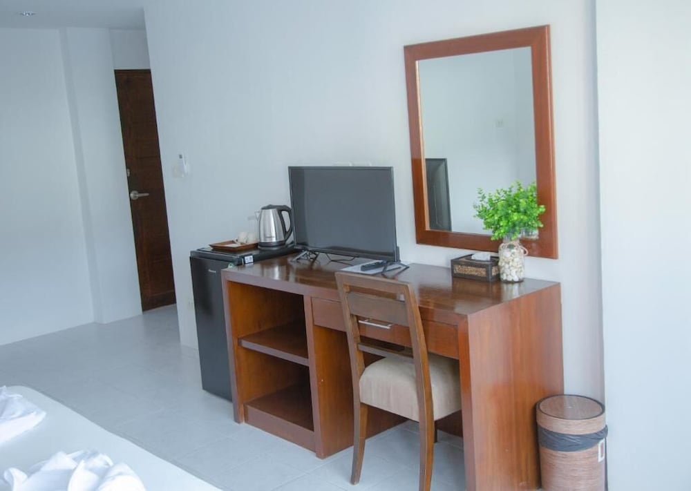 Standard Room, 1 Queen Bed - Photo 5