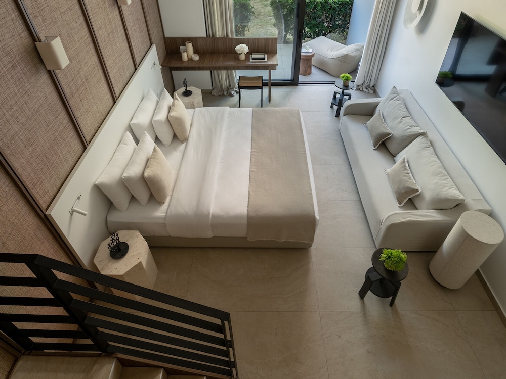 Premier Loft Family Guestroom - Photo 6