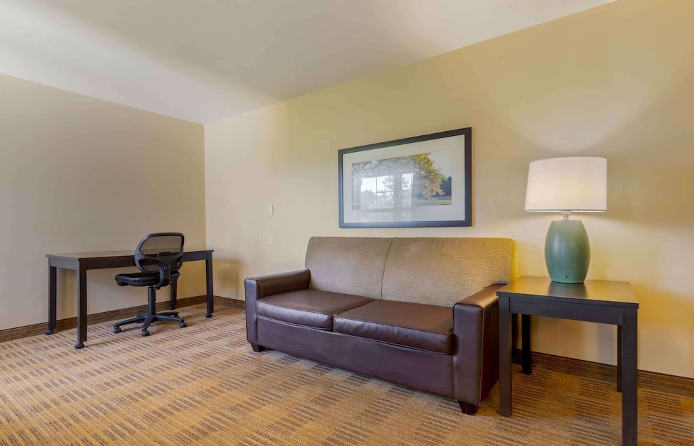 Deluxe Studio, Multiple Beds, Non Smoking photo 2