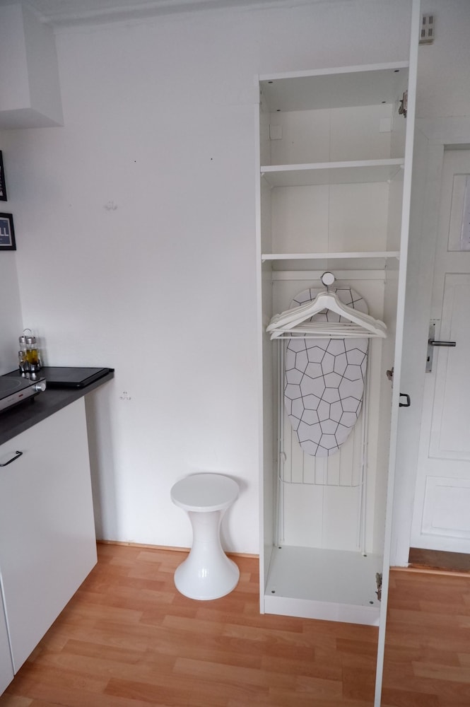 Studio, Shared Bathroom (Zimmer 5) photo 3